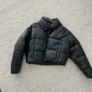 Cropped leather Zara jacket!